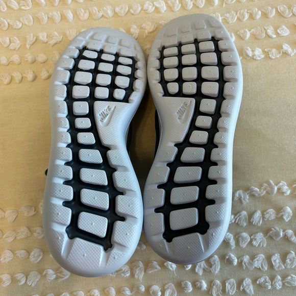 Nike Athletic Sneakers - Picture 4 of 7